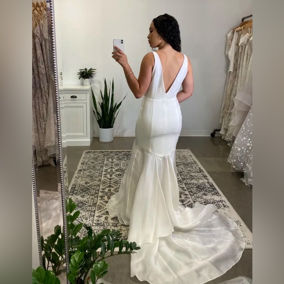 Sarah Seven Hotel Living Gown - Picture 8 of 8